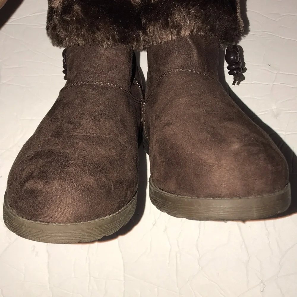Girl’s Cat & Jack “Suede” Fur Boots
